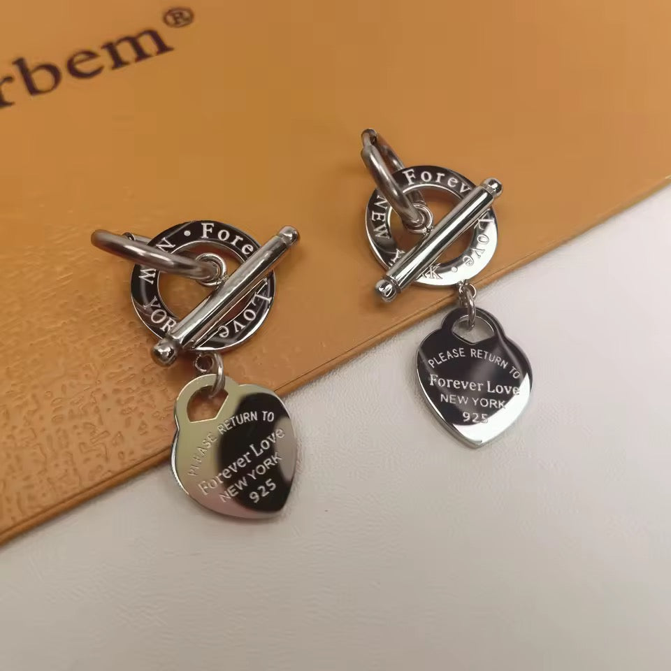 Aros Forever Love – Acero Inoxidable 316L con Dije Corazón Grabado