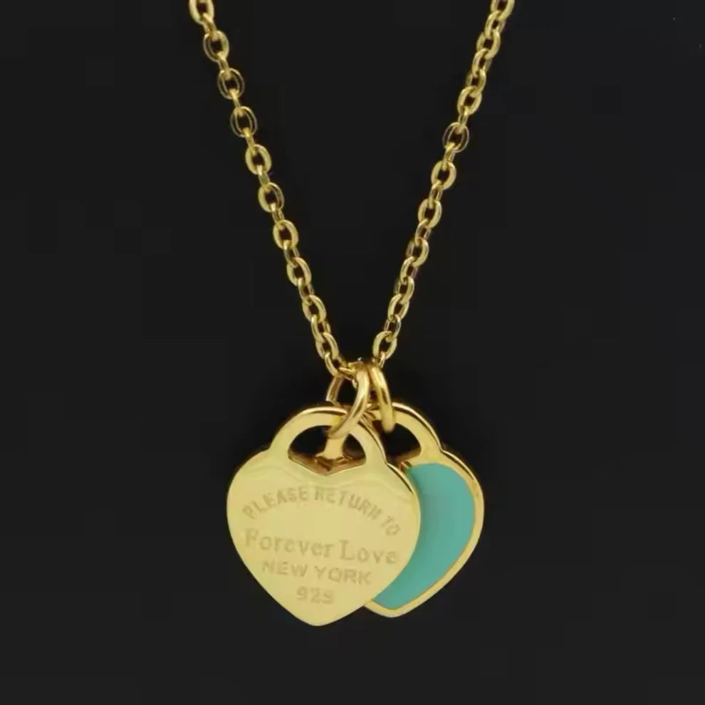 Collar Forever Love – Dije Doble Corazón en Acero Inoxidable 316L