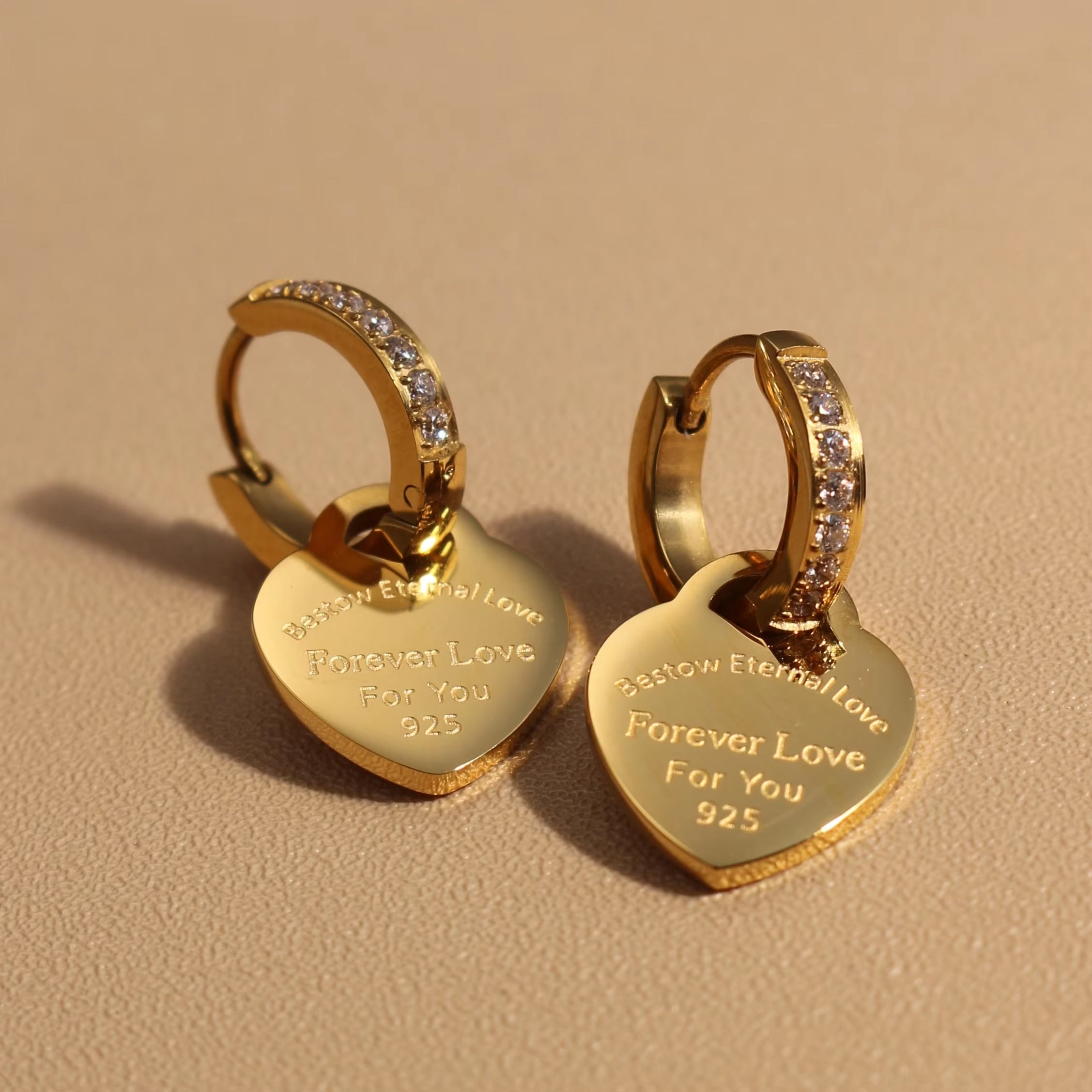 Aros Forever Love – Argollas con Dije Corazón y Circonitas en Acero 316L