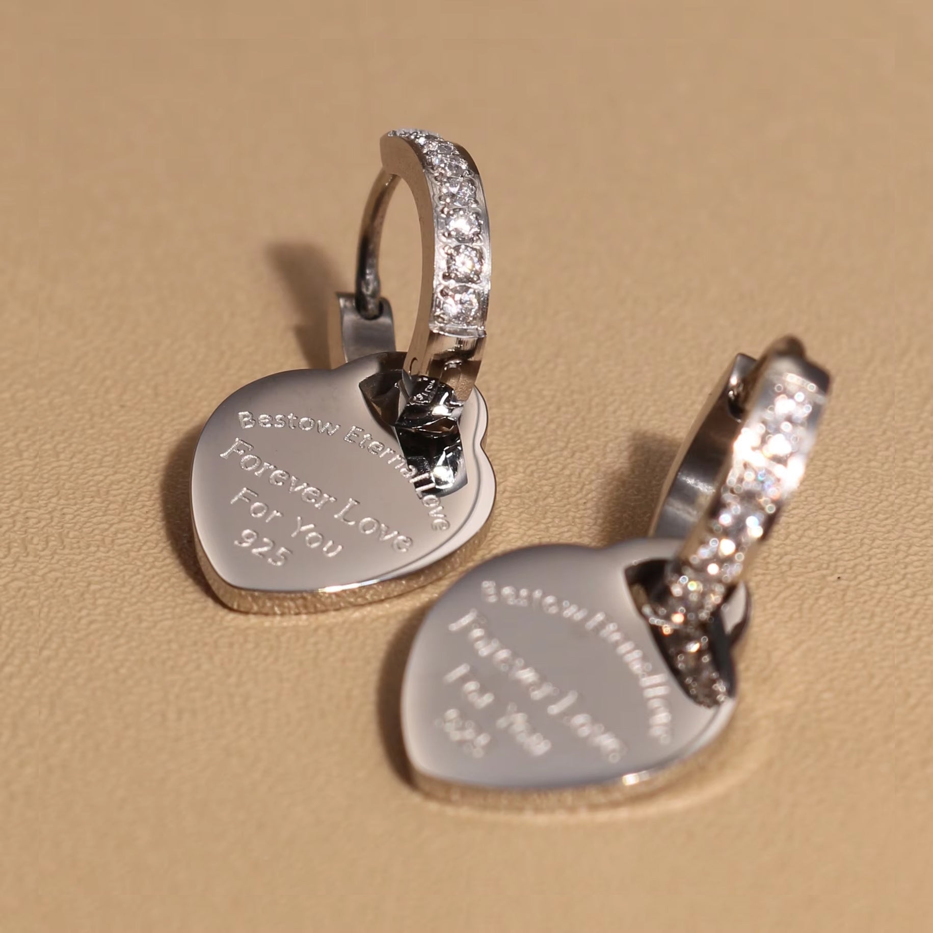 Aros Forever Love – Argollas con Dije Corazón y Circonitas en Acero 316L