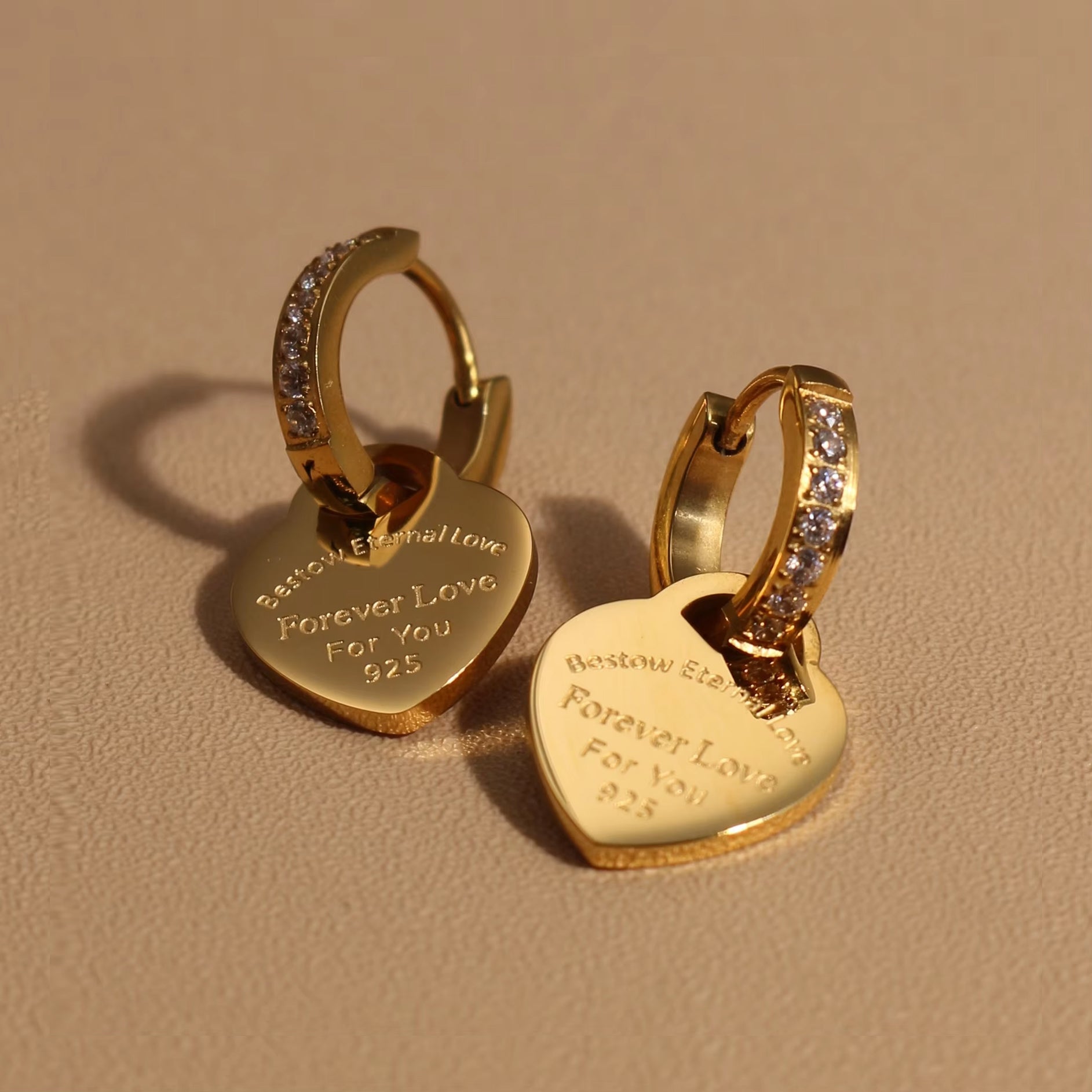 Aros Forever Love – Argollas con Dije Corazón y Circonitas en Acero 316L